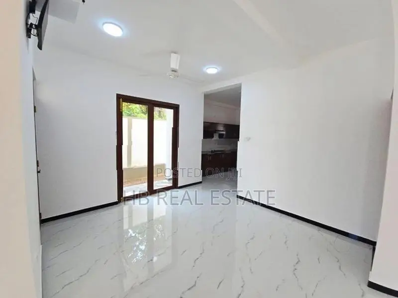 Super Luxury Three Storey House for Sale in Gorakapitiya Road, Kottawa