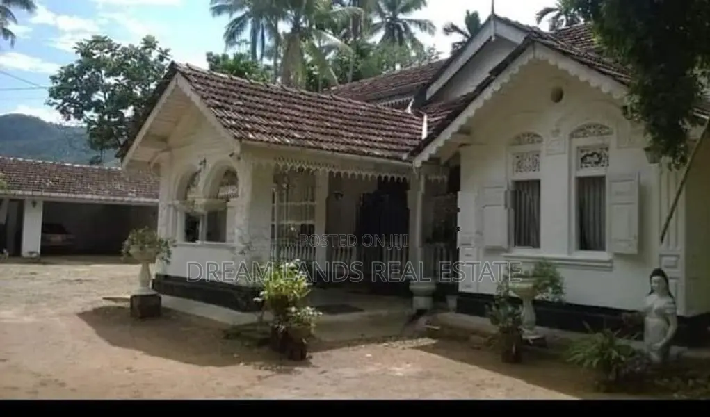 9BED HOUSE FOR SALE IN AVISSAWELLA (SP1169)