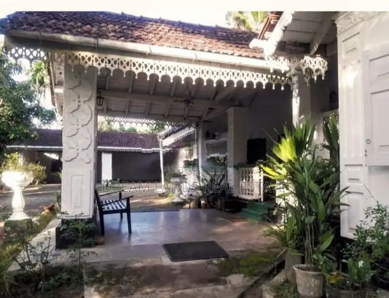 9BED HOUSE FOR SALE IN AVISSAWELLA (SP1169)