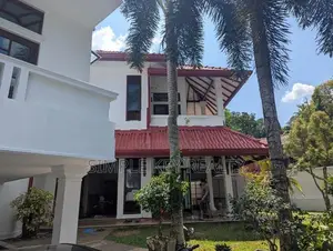 Beutiful three store house for sale in gampaha