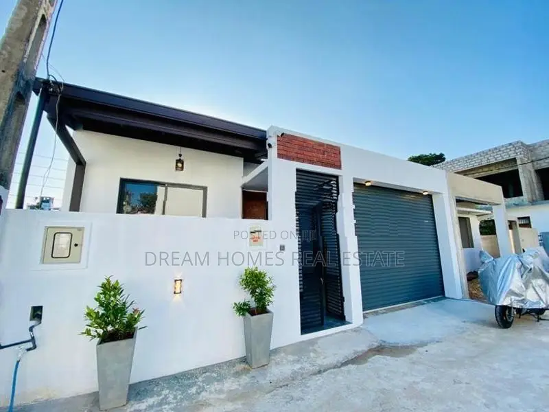 Single Storey 3 Bedroom House for Sale Near Athurugiriya