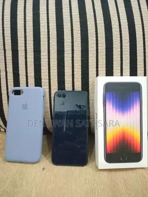 Apple iPhone SE 3 (Used)