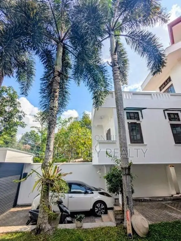 Beutiful three store house for sale in gampaha