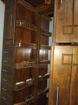 තේක්ක අල්මාරිය