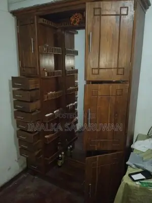 තේක්ක අල්මාරිය