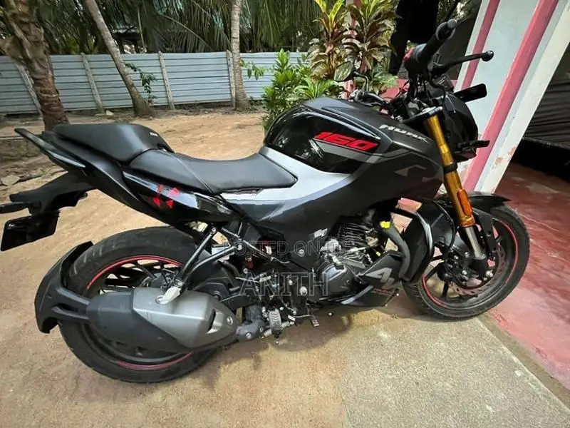Hero Hunk 160R 4V 2026