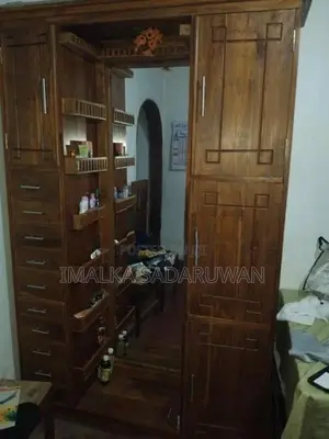 තේක්ක අල්මාරිය