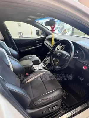 Toyota Harrier GS 2016