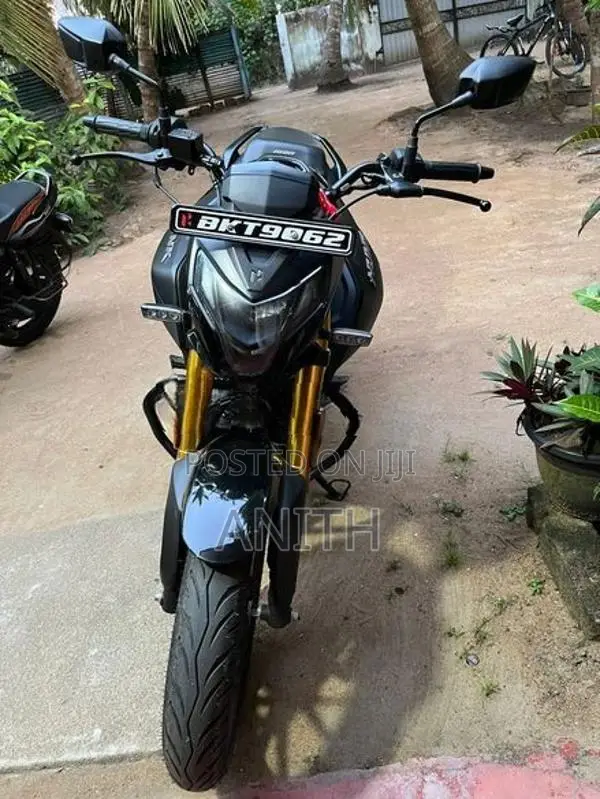Hero Hunk 160R 4V 2026