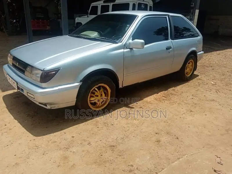 Isuzu Gemini 1986