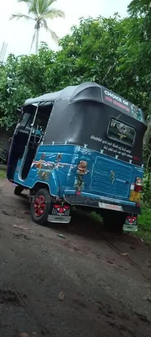 Bajaj RE 2006