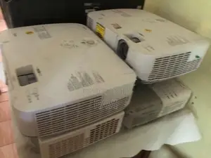 Projectors Nec (HDMI,wifi, UsB, vga)