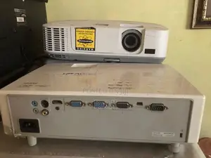 Projectors Nec (HDMI,wifi, UsB, vga)