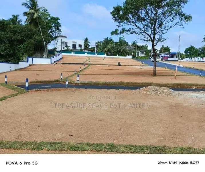 Land for Sale at Athurugiriya