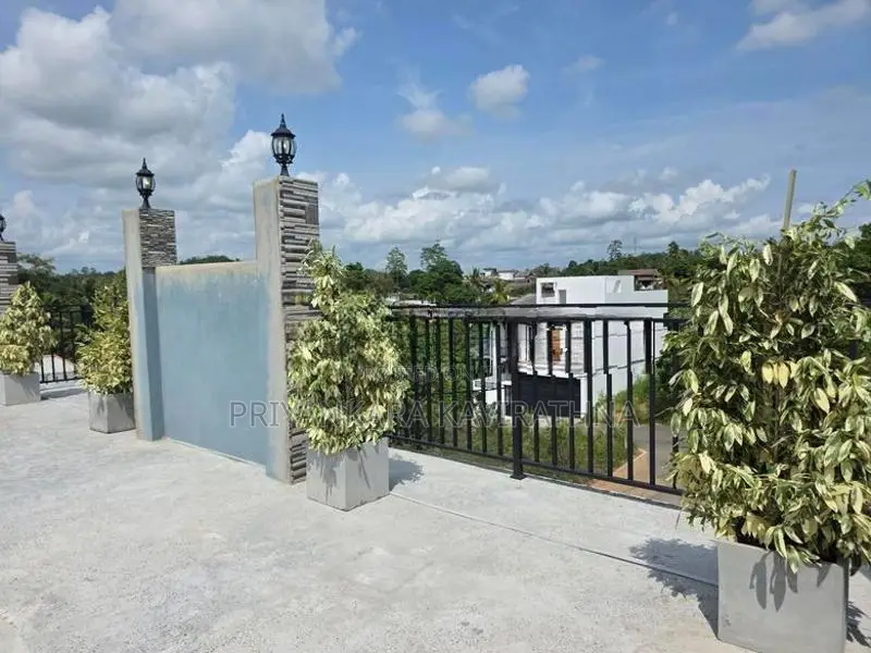 Mordern Brand New Super Quality House - Kahatuduwa