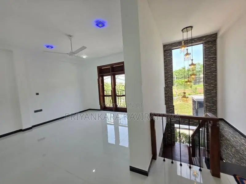 Mordern Brand New Super Quality House - Kahatuduwa