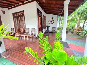 Green Garden / 16.8 Perch Solid Single Storied House - Mattegoda