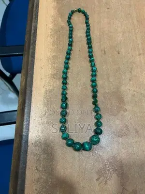 Neckless African Antique Malachite set
