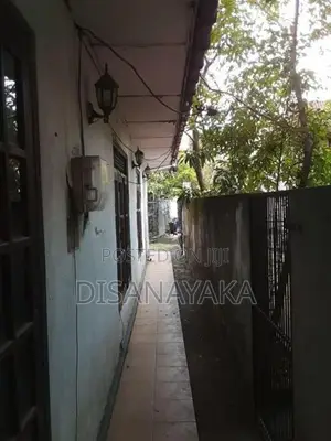 Old House for Sale in Rajagiriya Ds10