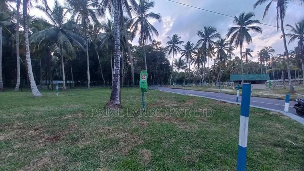 ගම්පහ නගර සභා සීමාවෙන් බිම් කොටස්