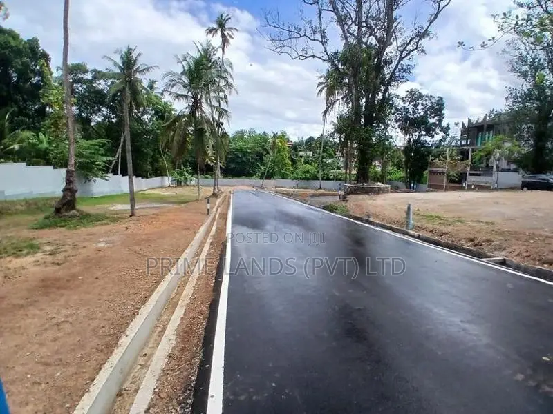මහරගම පන්නිපිටිය නේවාසික බිම් කොටස් විකිණීම