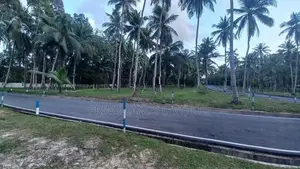 ගම්පහ නගර සභා සීමාවෙන් බිම් කොටස්