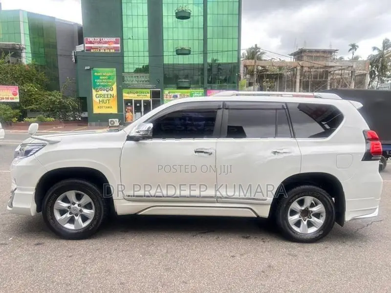 Toyota Land Cruiser Prado 2011