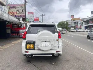 Toyota Land Cruiser Prado 2011