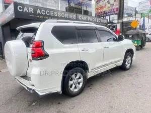 Toyota Land Cruiser Prado 2011