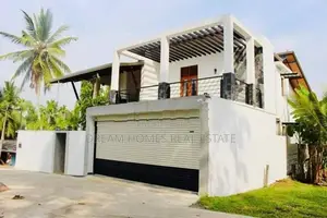 Super Luxury House for Sale in Talawatugoda