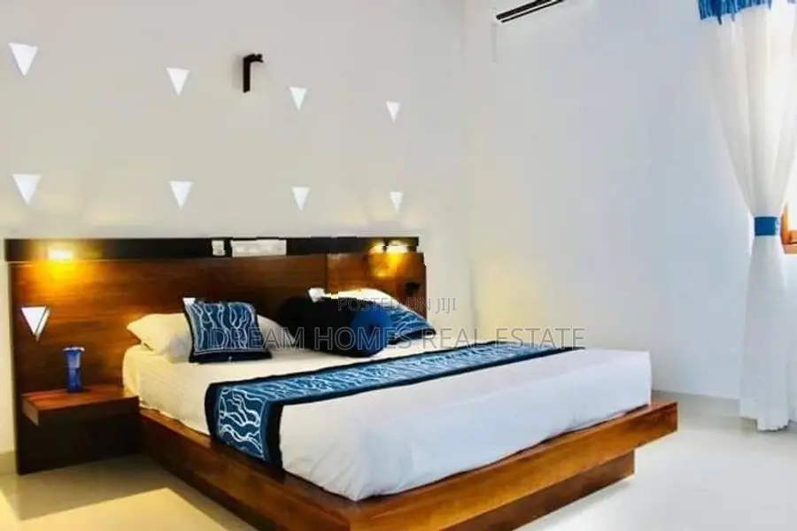 Super Luxury House for Sale in Talawatugoda