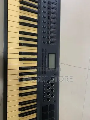 M Audio Axiom 61 Keyboard