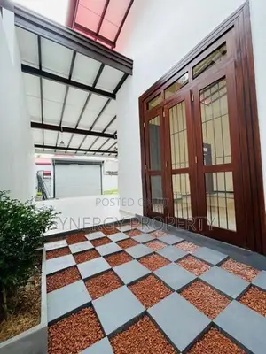 Brand New modern 10 perch housefor sale athurugiriya