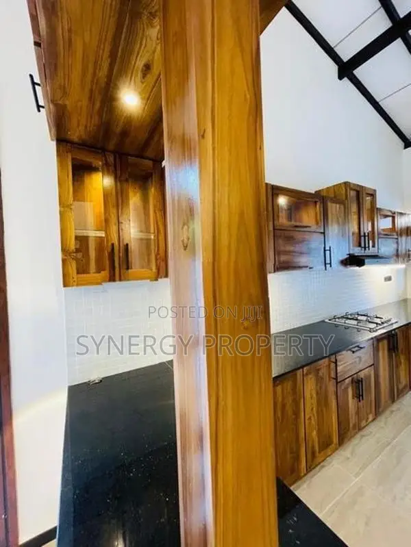 Brand New modern 10 perch housefor sale athurugiriya