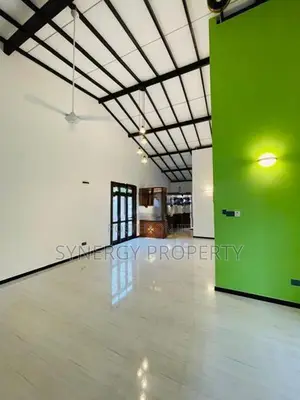 Brand New modern 10 perch housefor sale athurugiriya