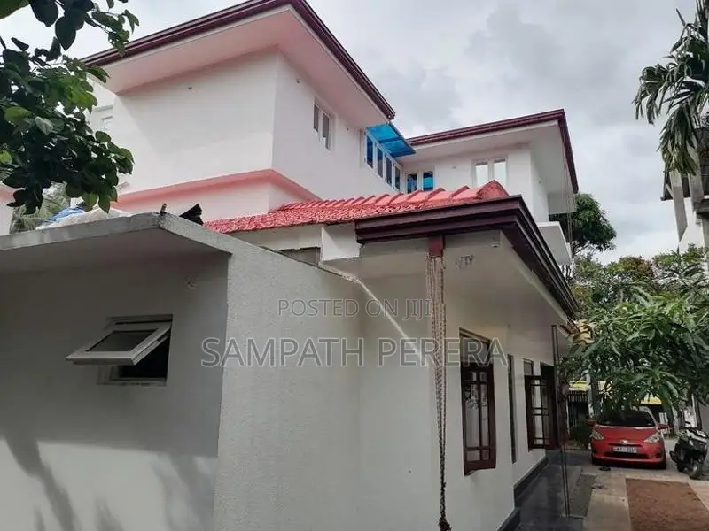 3 Story Well Built House for Sale in Kuliyapiteya