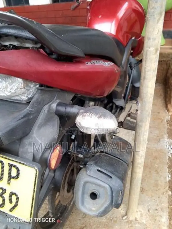 Honda CB Trigger 2015