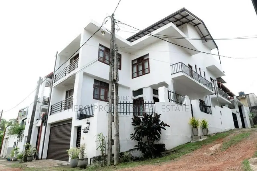 Stunning 3-Storey Luxury House for Sale – Pannipitiya