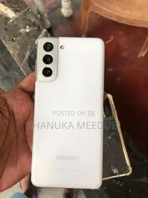 Samsung Galaxy S21 (Used)