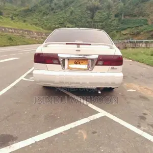Nissan Sunny FB14 2000