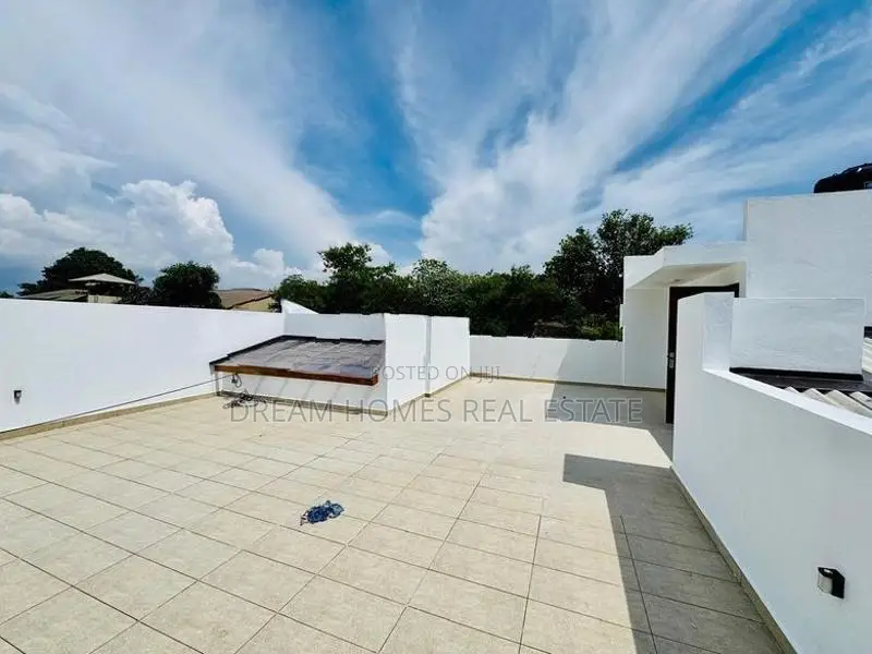 Newly Built Luxury Home for Sale in Battaramulla