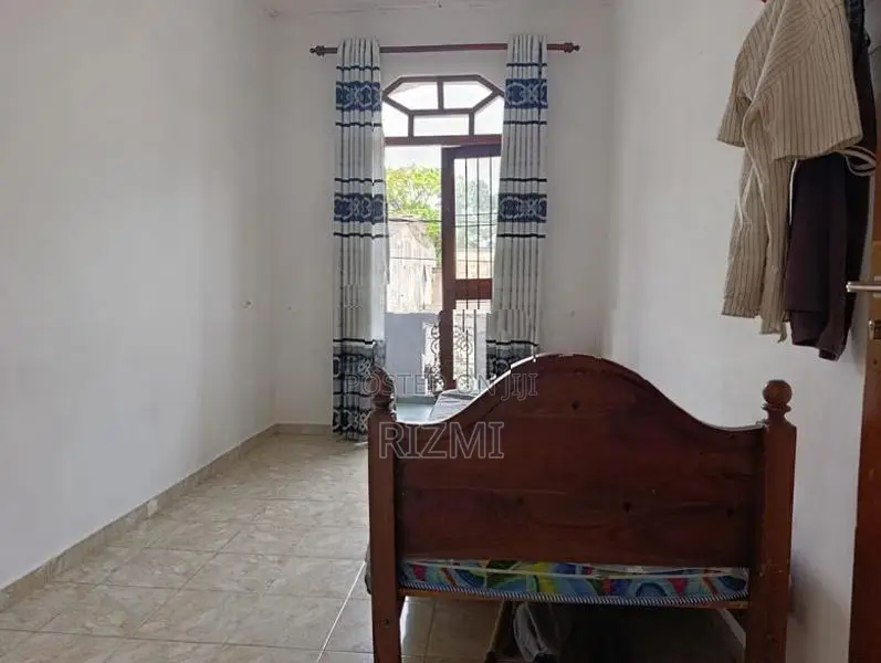 3BR 1st Floor Semi Furnished House for Rent in Mount Lavinia