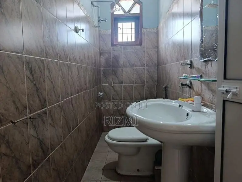 3BR 1st Floor Semi Furnished House for Rent in Mount Lavinia