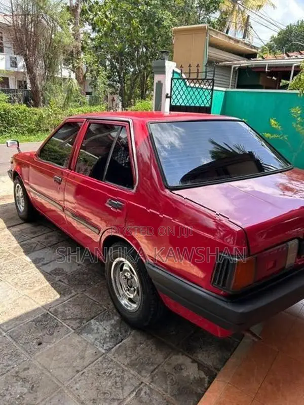 Nissan Sunny B11 1984