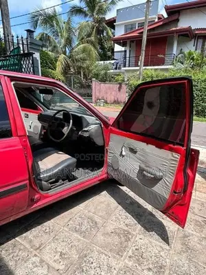 Nissan Sunny B11 1984