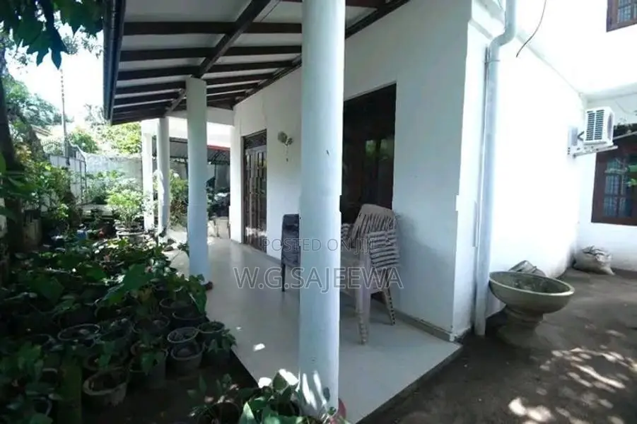 Main Road Facing 2 Storey House Sale in Pannipitiya