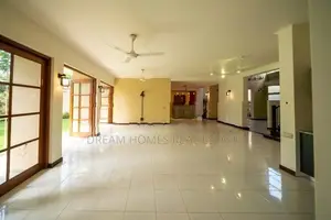 Elegant 4BR Luxury House with Garden Boralesgamuwa