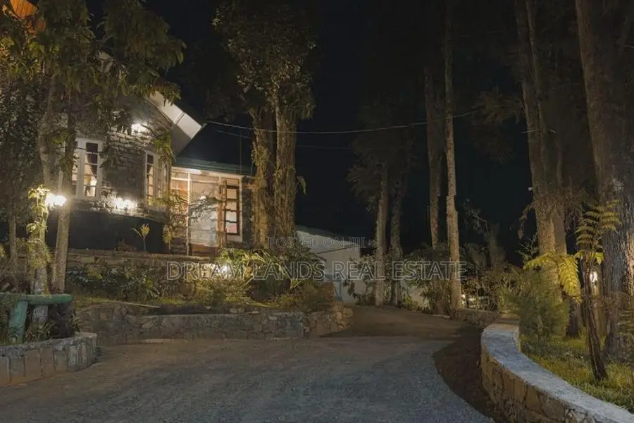 7BED HOUSE FOR SALE IN NUAWARA ELIYA WITH FURNITURE (SP1171)