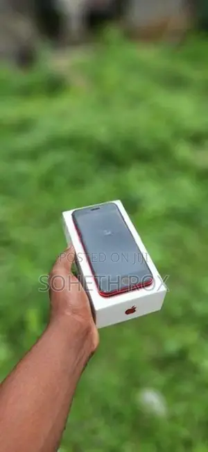 Apple iPhone SE 2 (Used)