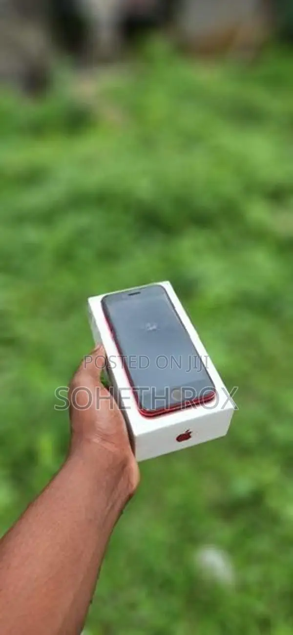 Apple iPhone SE 2 (Used)
